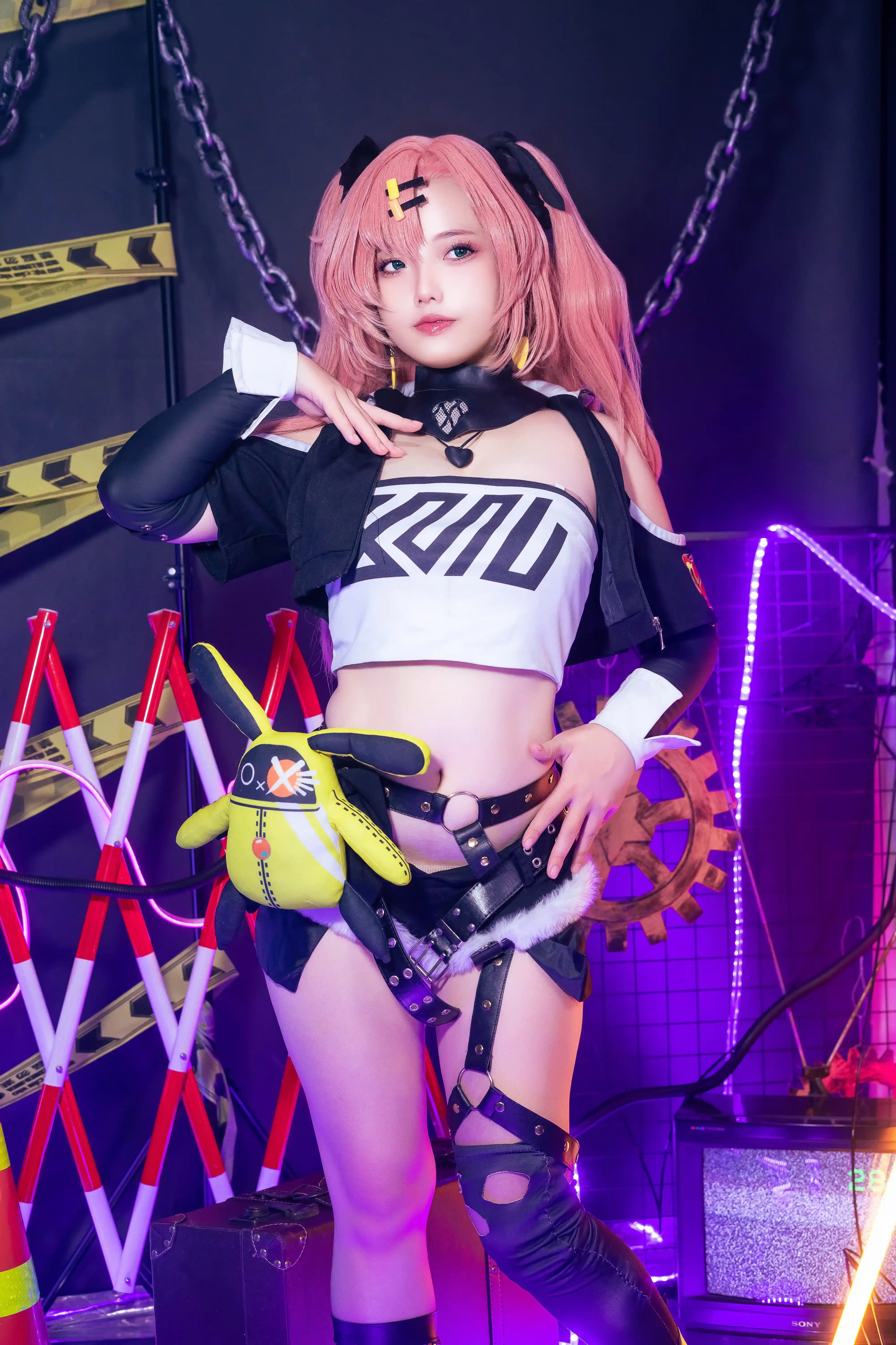 Messie Huang写真 cosplay Nicole Demara - Zenless Zone Zero (14).webp