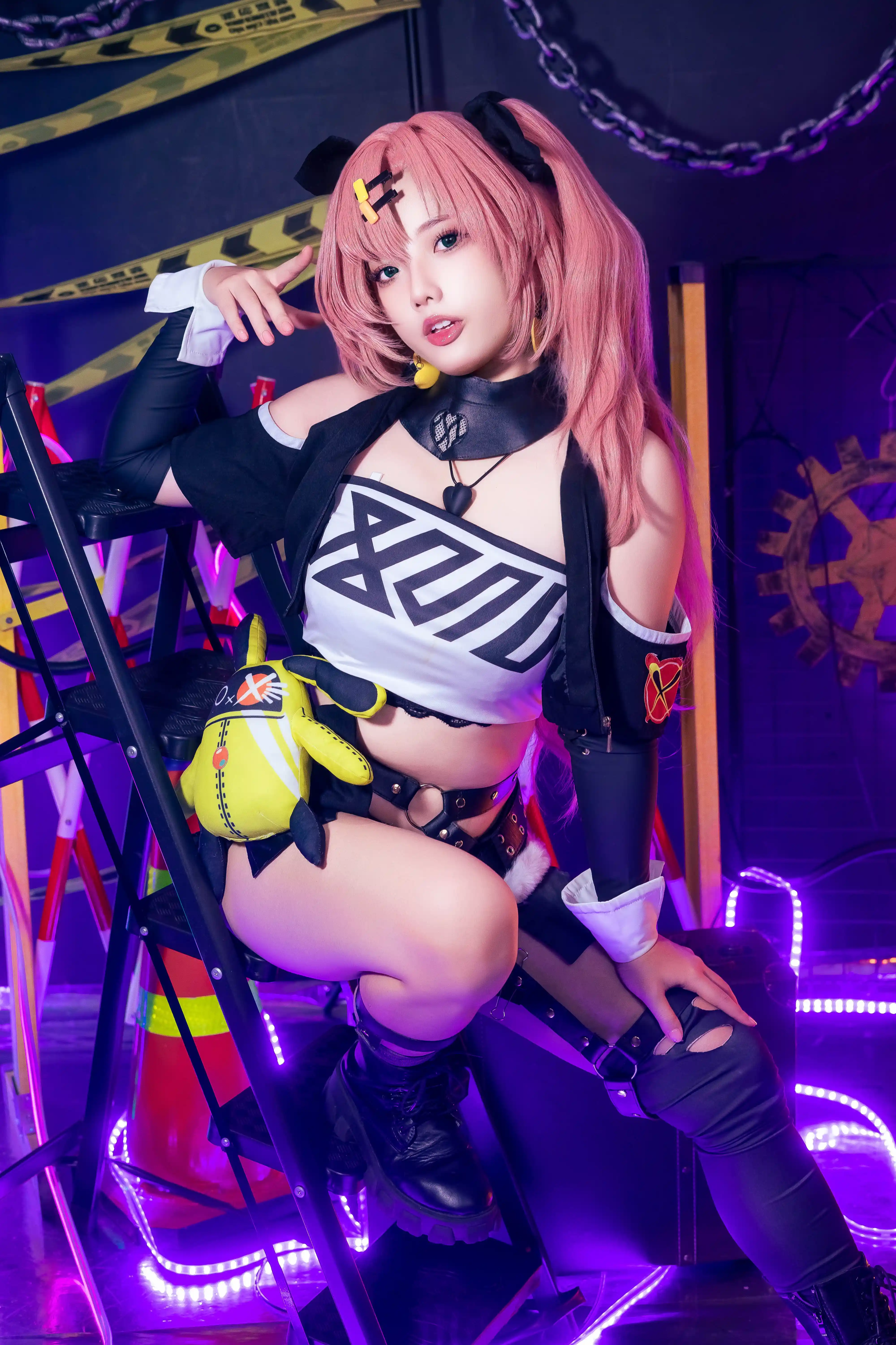 Messie Huang写真 cosplay Nicole Demara - Zenless Zone Zero (9).webp
