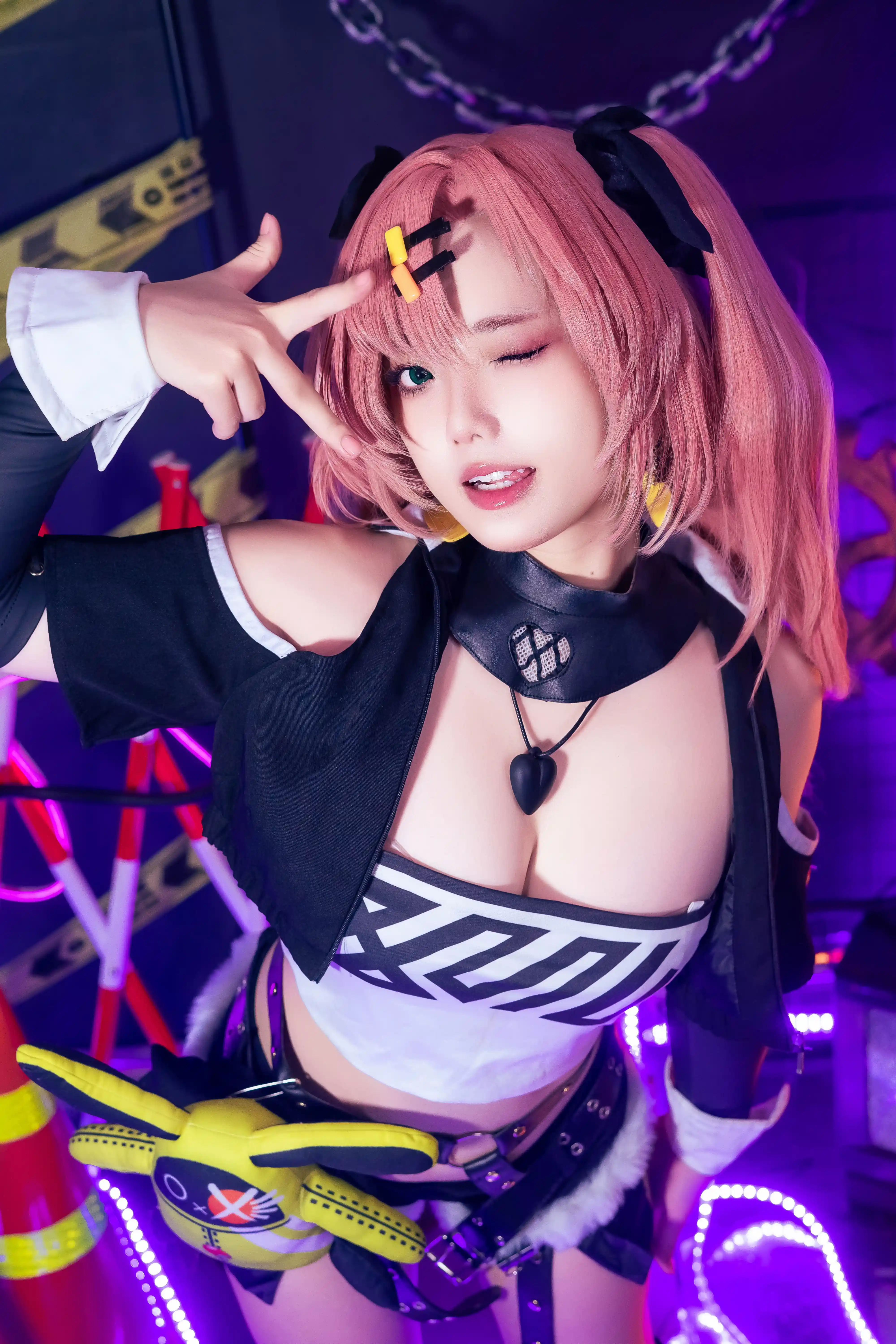 Messie Huang写真 cosplay Nicole Demara - Zenless Zone Zero (17).webp