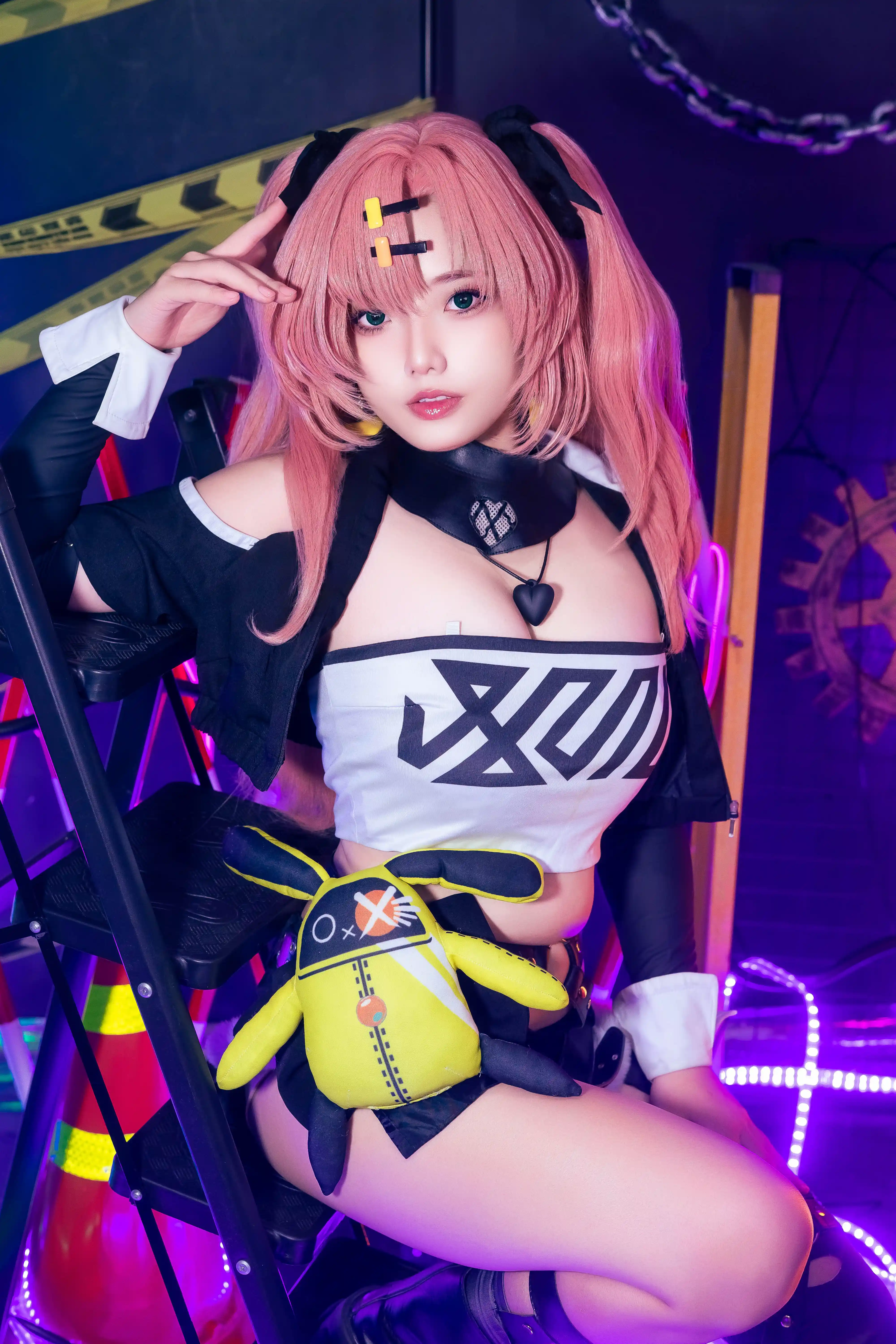 Messie Huang写真 cosplay Nicole Demara - Zenless Zone Zero (5).webp