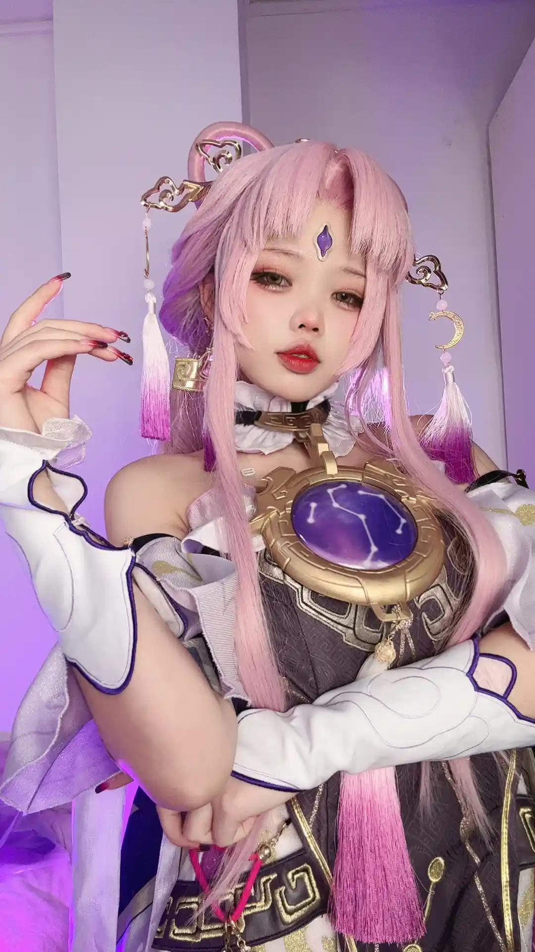 小瑶幺幺 (xiaoyaoyaoyao12) cosplay Fu Xuan - HonkaiStar Rail (1).webp