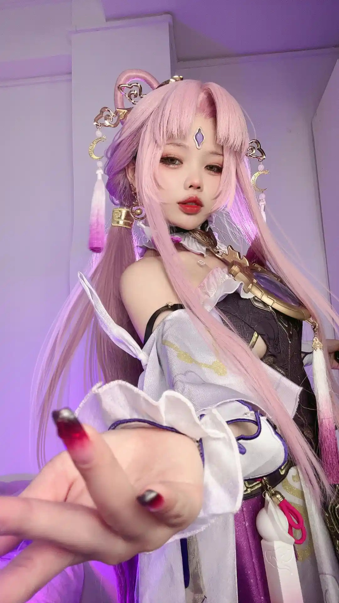 小瑶幺幺 (xiaoyaoyaoyao12) cosplay Fu Xuan - HonkaiStar Rail (2).webp
